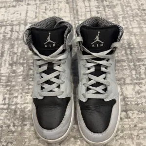 Air Jordan patike 40