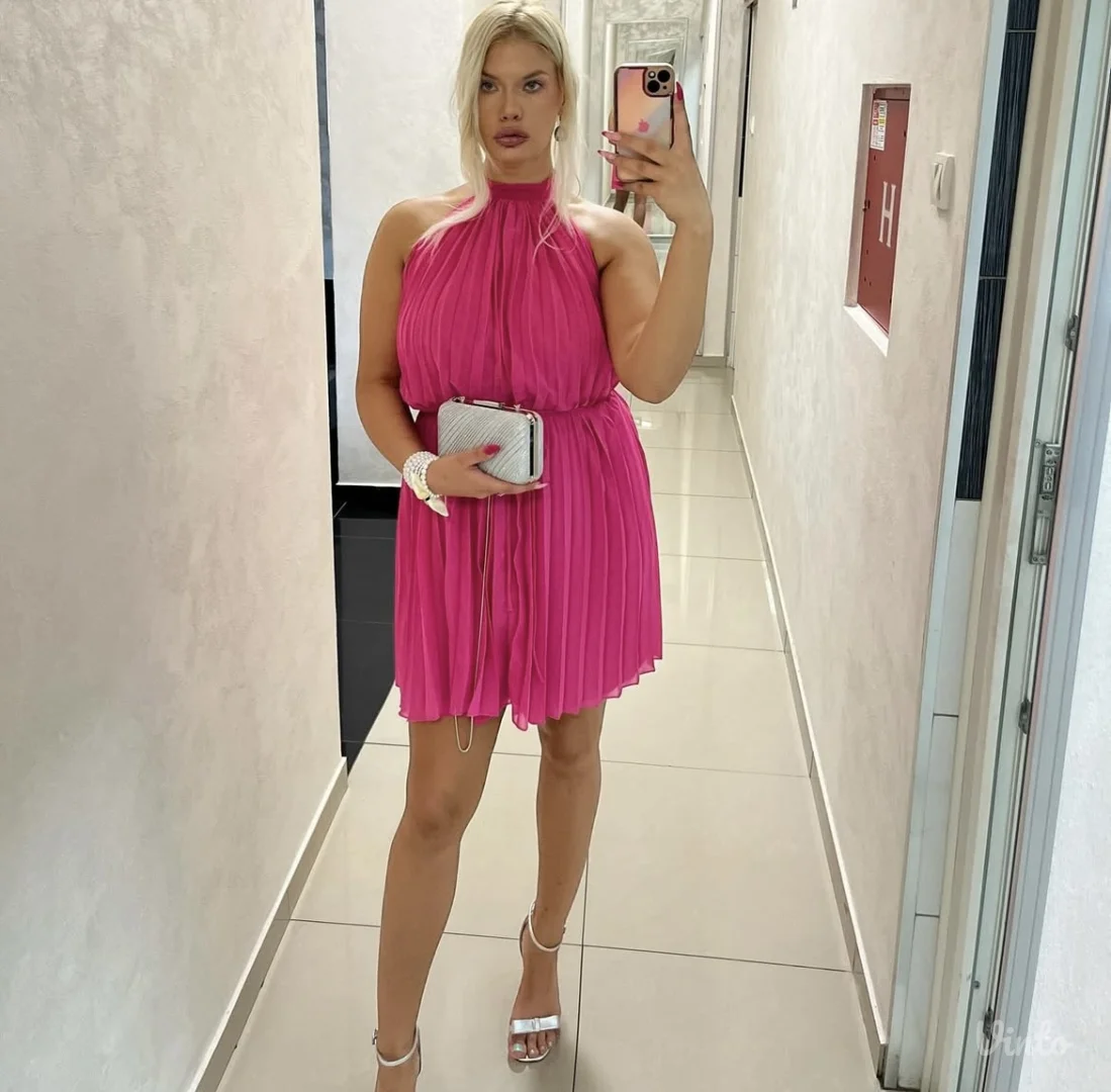 Pink svečana haljina