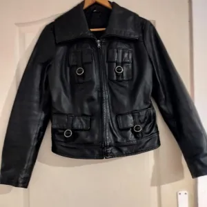 Zara kožna + Beauty Blue teksas jakna – kao nove – 5.200 din (zajedno)