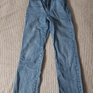 Stradivarius farmerke 34