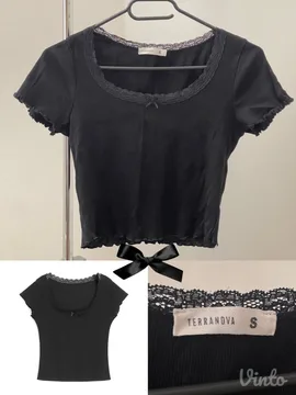 Crni crop top