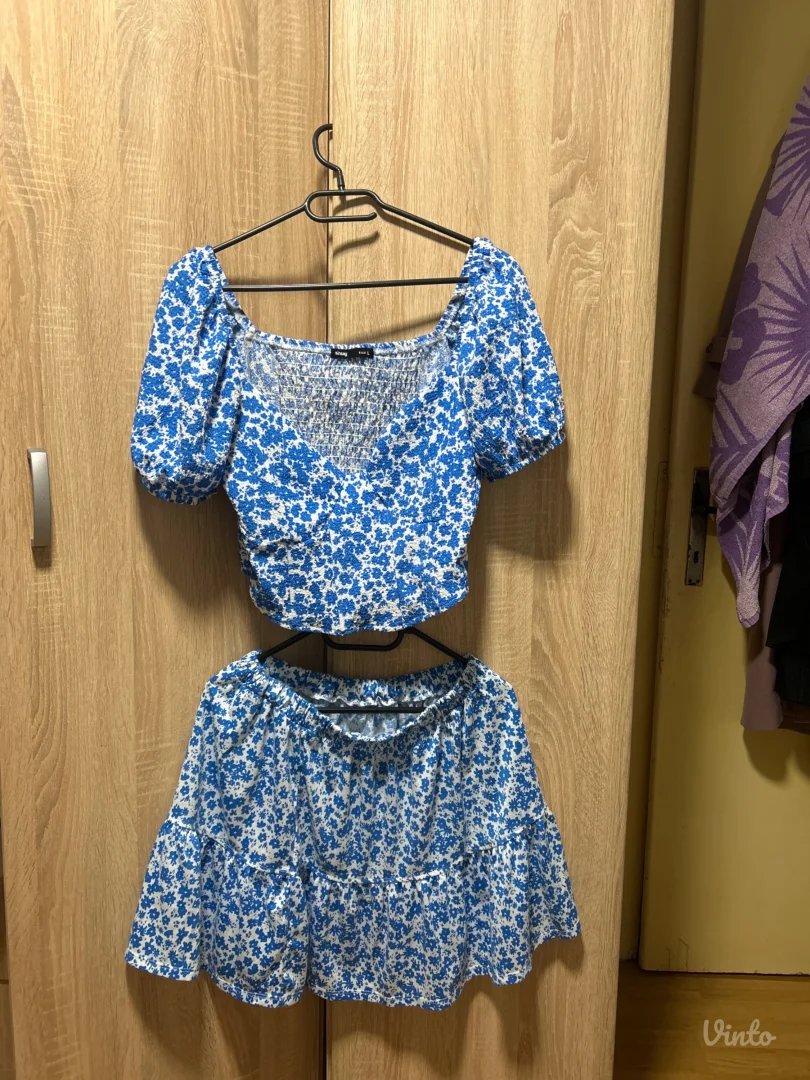 sinsay komplet majica i suknja