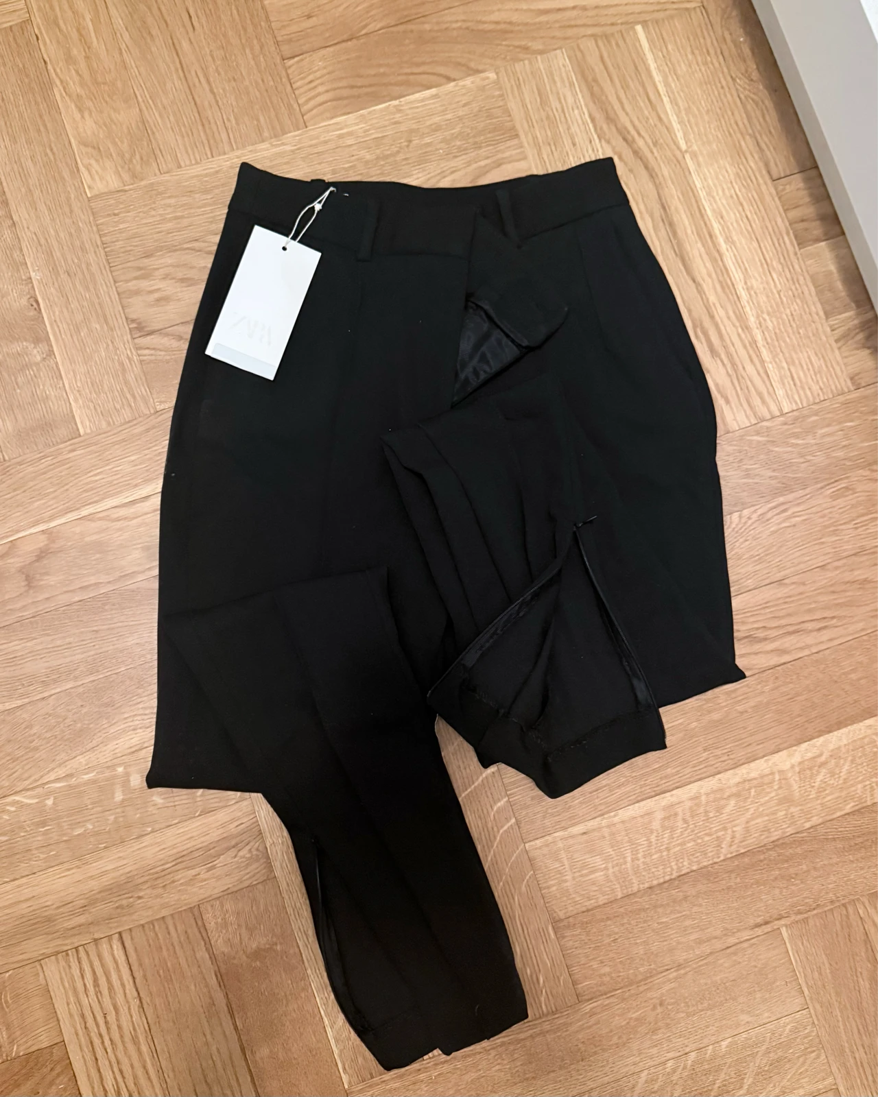 Ženske Zara Pantalone