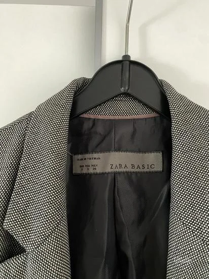 ZARA sako/blejzer u sivoj boji