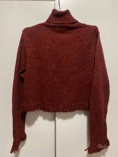 Crvena dzemper-rolka