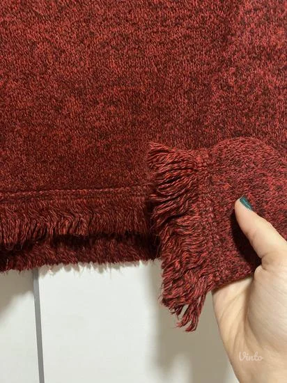 Crvena dzemper-rolka