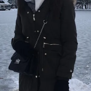 Maslinasta parka jakna