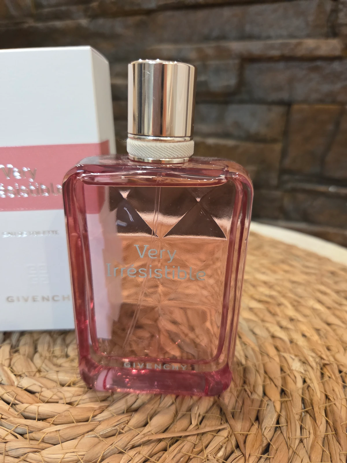 Givenchy Very Irresisyible