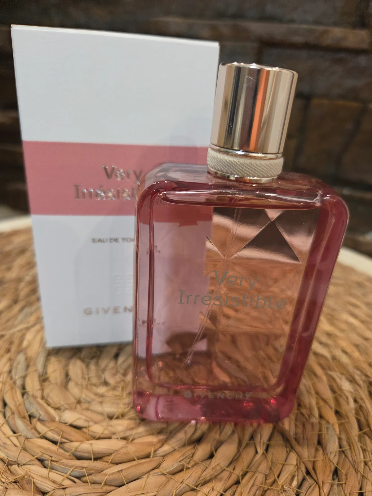 Givenchy Very Irresisyible