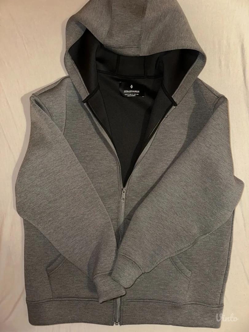 Stradivarius oversize sivi duks S