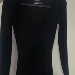 New yorker crna ženska haljina