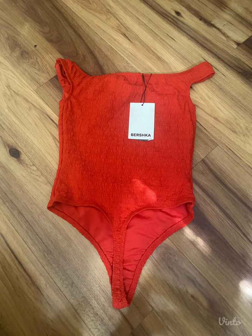 AKCIJA KOMPLET SUKNJA I BERSHKA BODI