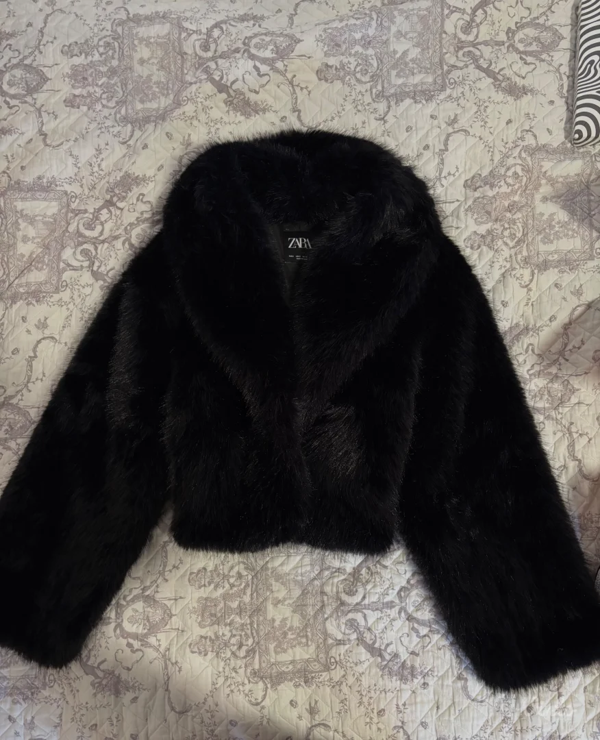 Zara, crna bunda