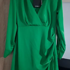 Nova haljina sa etiketom