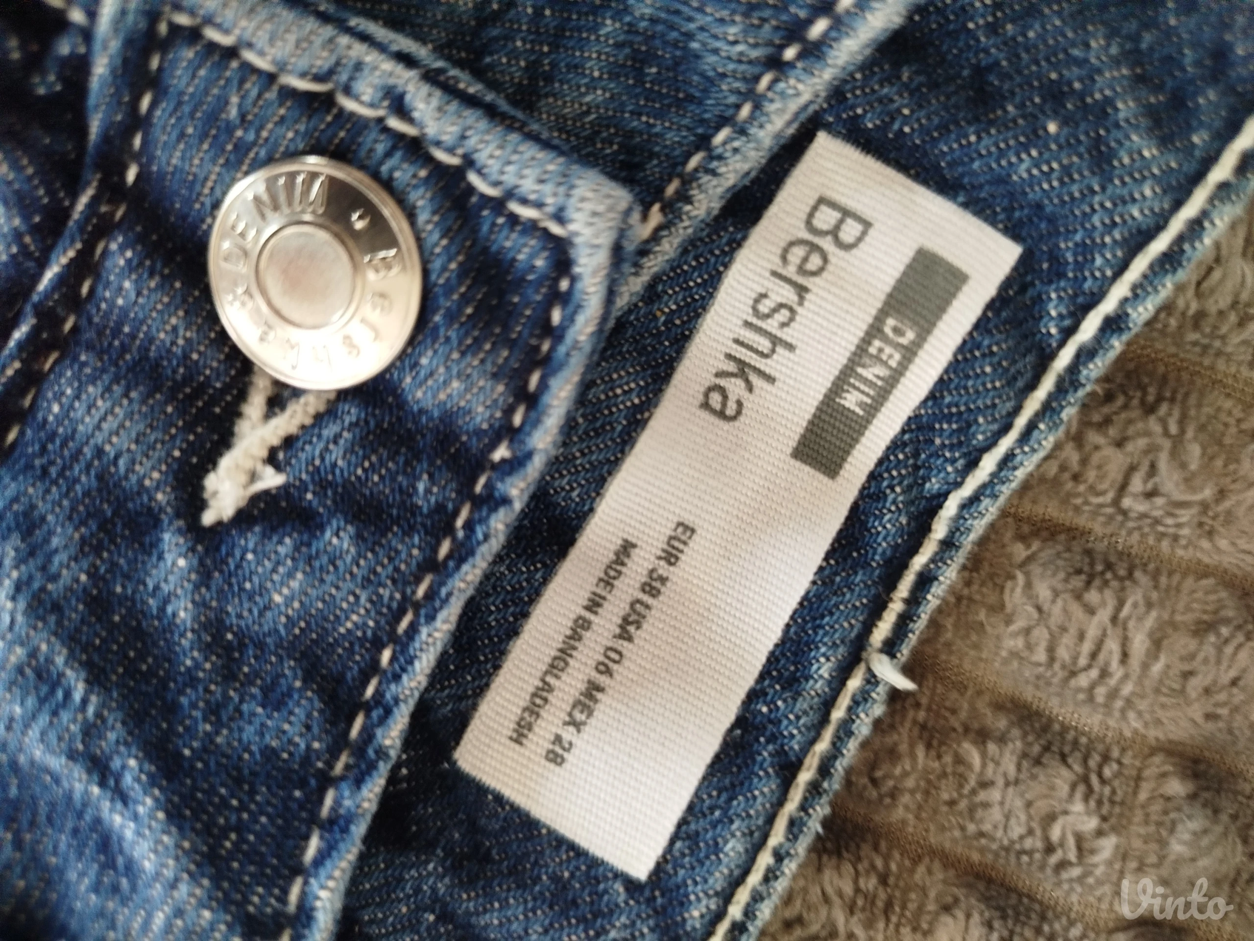 Bershka tamno plavi teksas šorts, 38