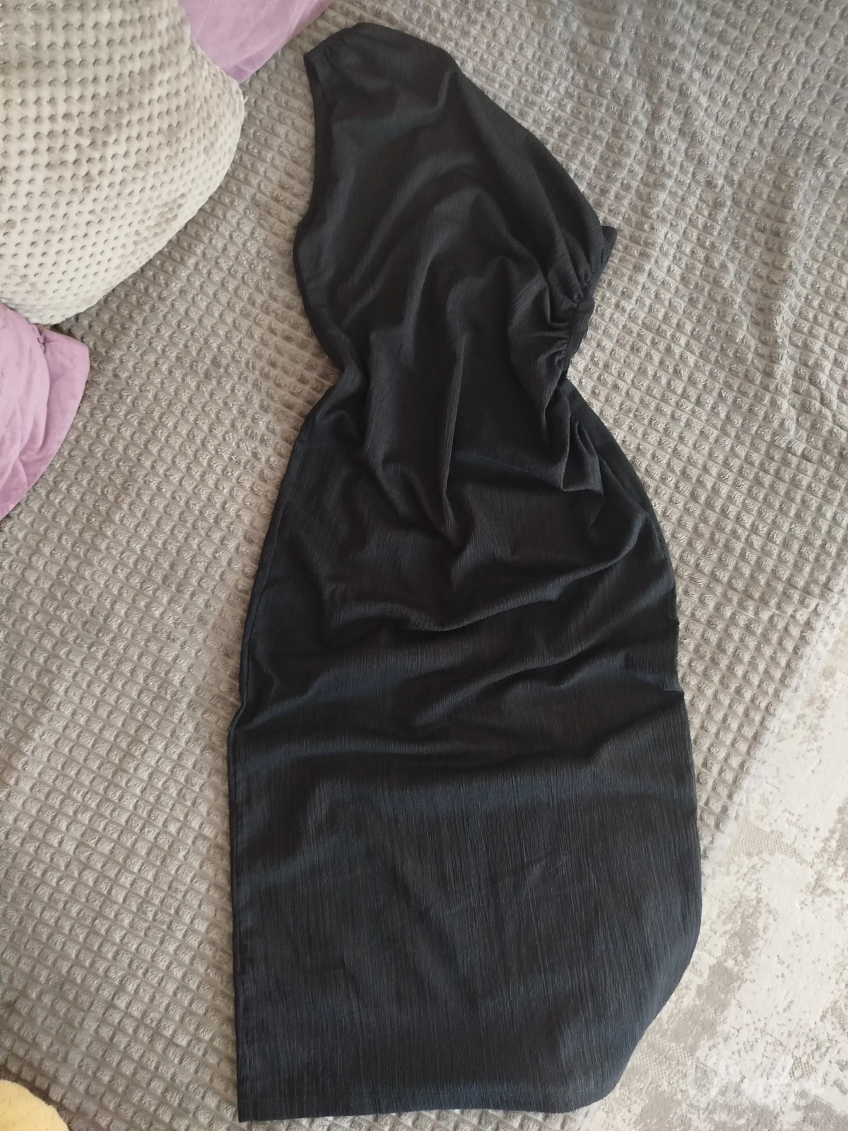 H&M crna midi haljina