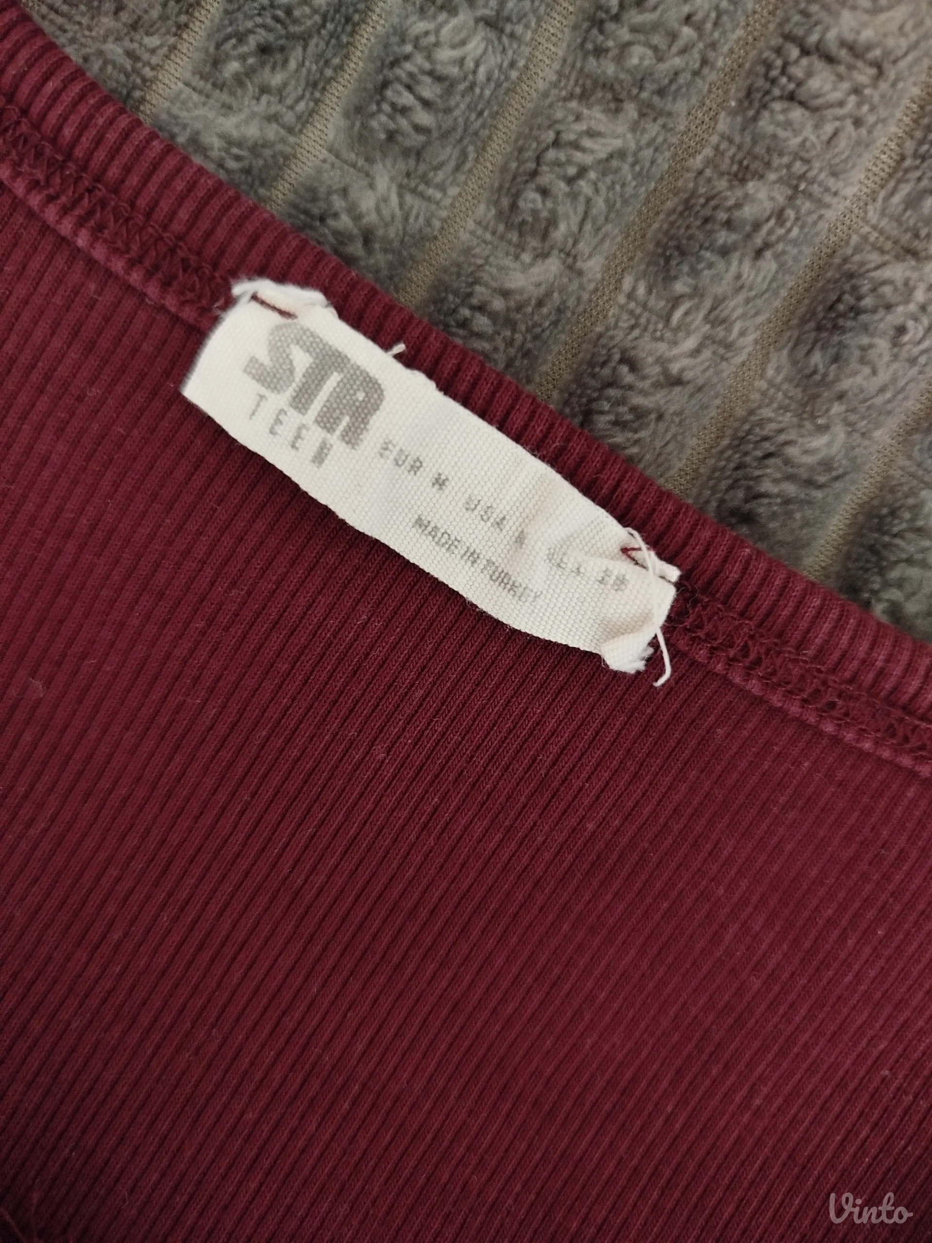 Stradivarius bordo crop majica na duge rukave M, odlično stanje