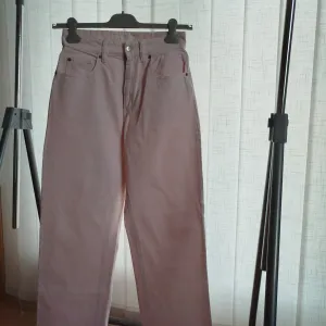 H&M bejbi roze široke farmerke, 38
