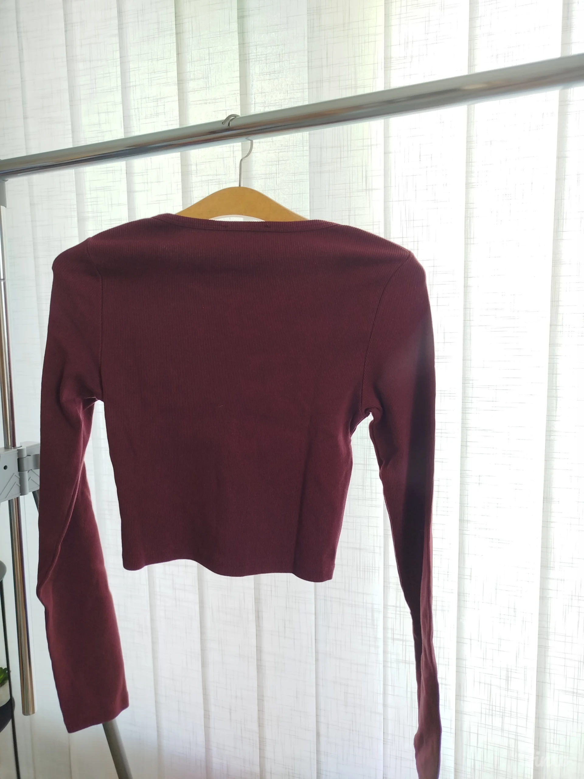 Stradivarius bordo crop majica na duge rukave M, odlično stanje