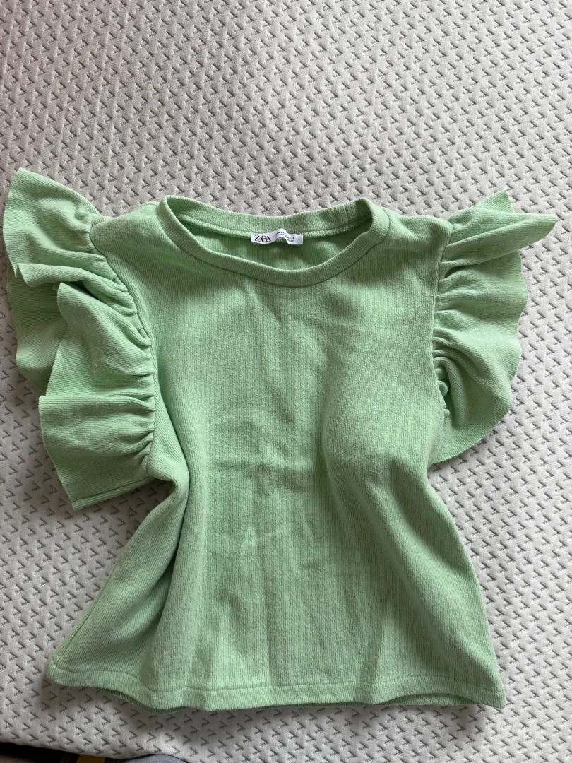 Zara majica sa naramenicama