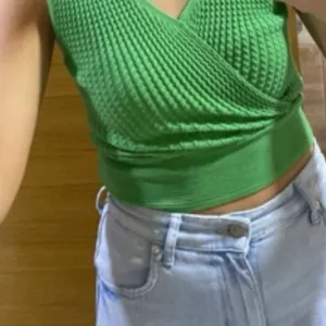 Zelena majica, kao nova