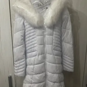 Guess zimska jakna Oxana