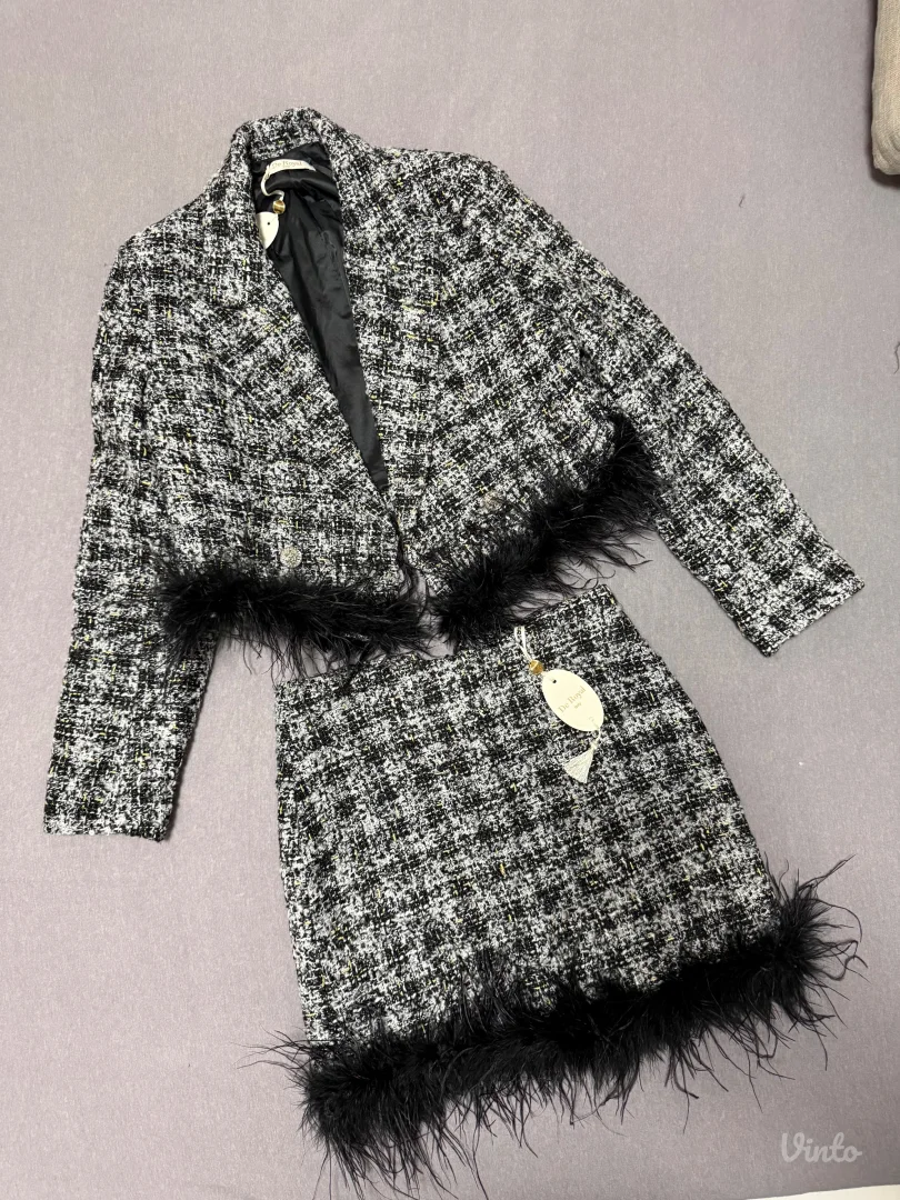 Komplet od tvida - suknja i sako