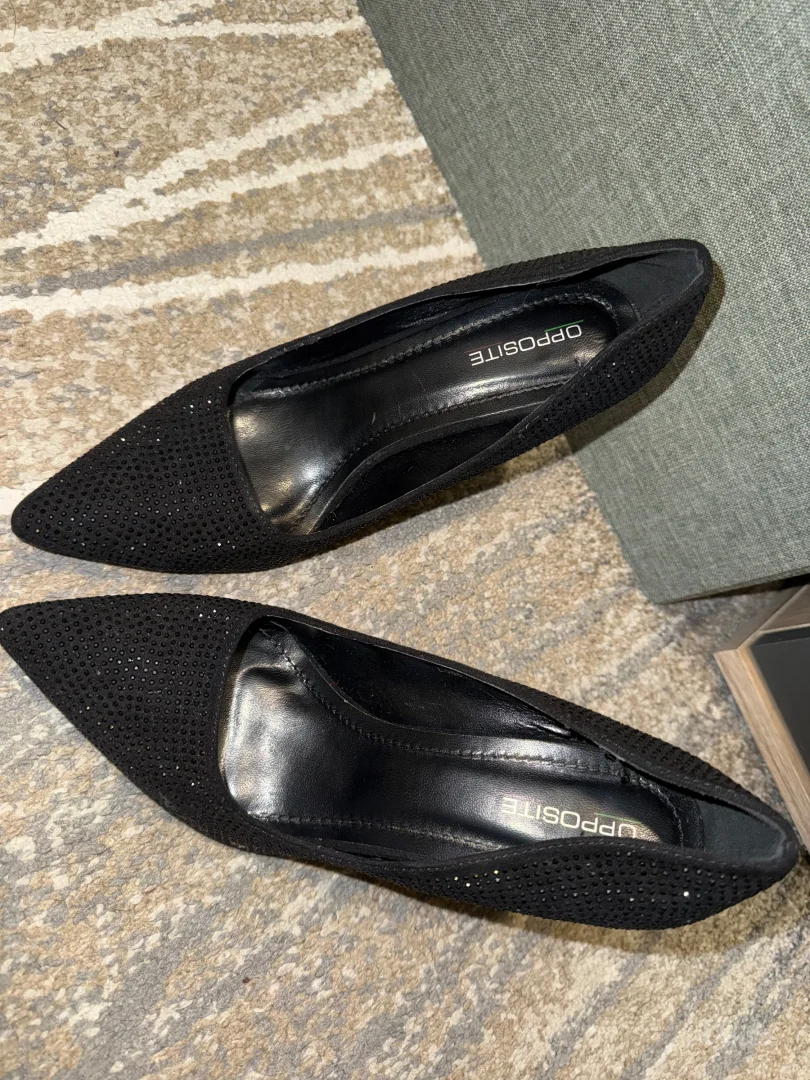 Svetlucave crne salonke