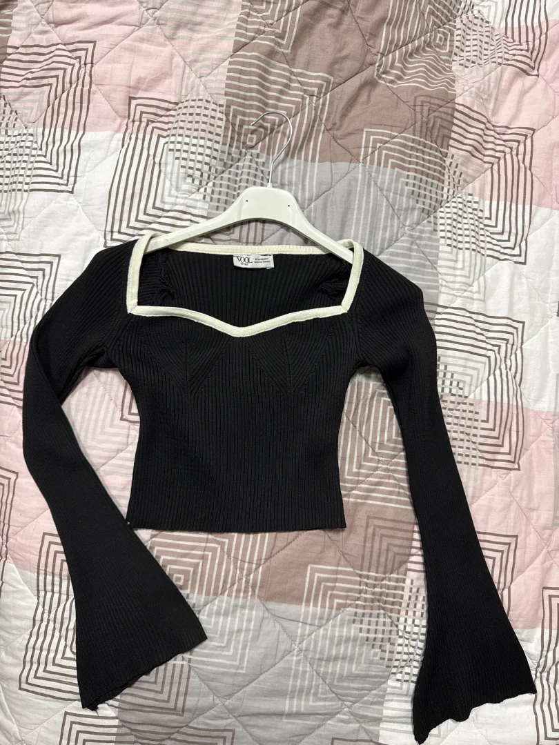 Crop fit zenski dzemper