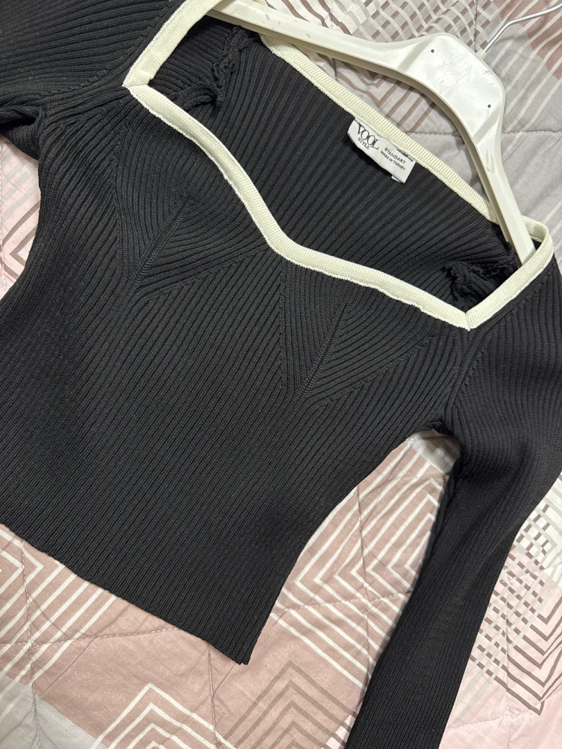 Crop fit zenski dzemper