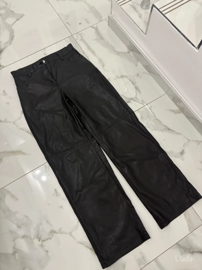 Bershka kožne pantalone