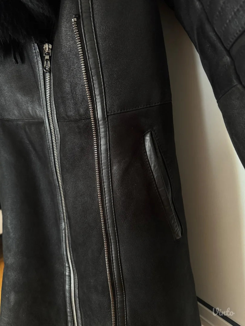 Crni monton prava koza i krzno