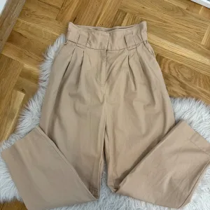 H&M keper pantalone