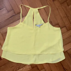 C&A letnja majica na bretele