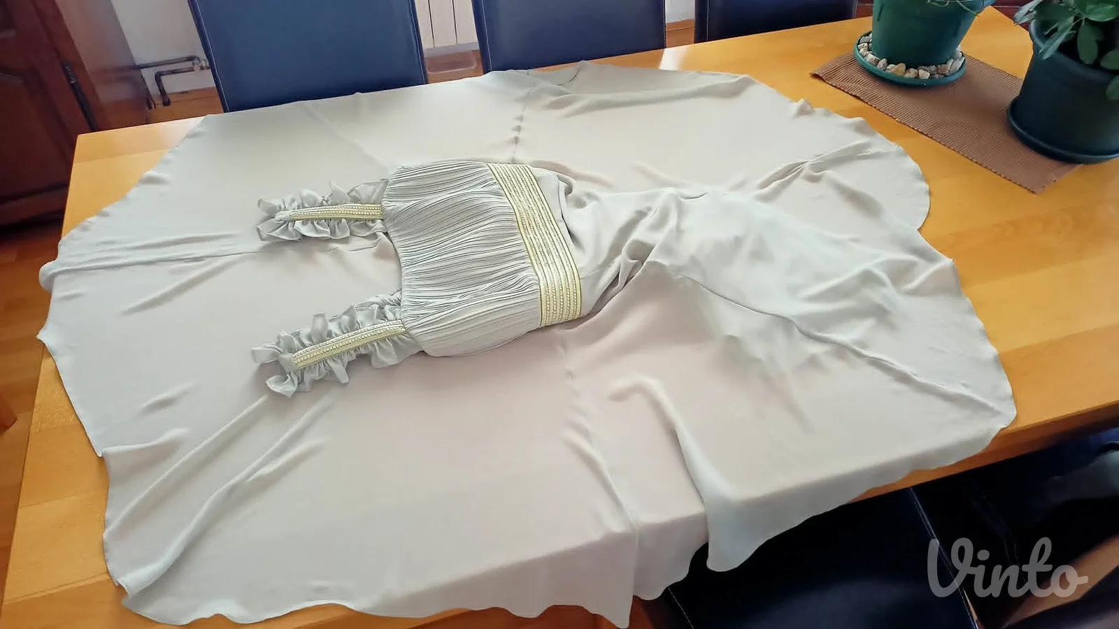prelepa svečanija haljina vel.L