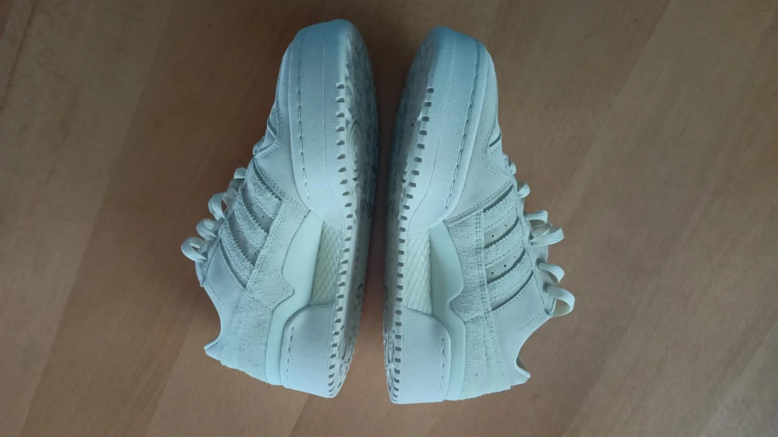 nove original Adidas patike br.42 Bold Stripes W