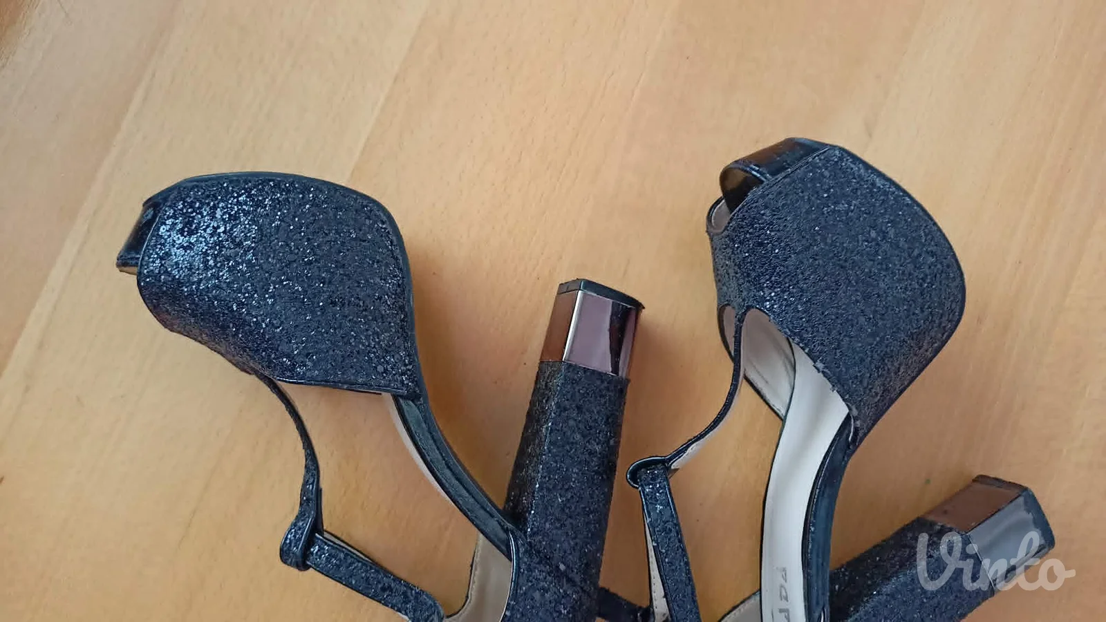 štras tamno sive sandale br.39 štikle visine 12cm