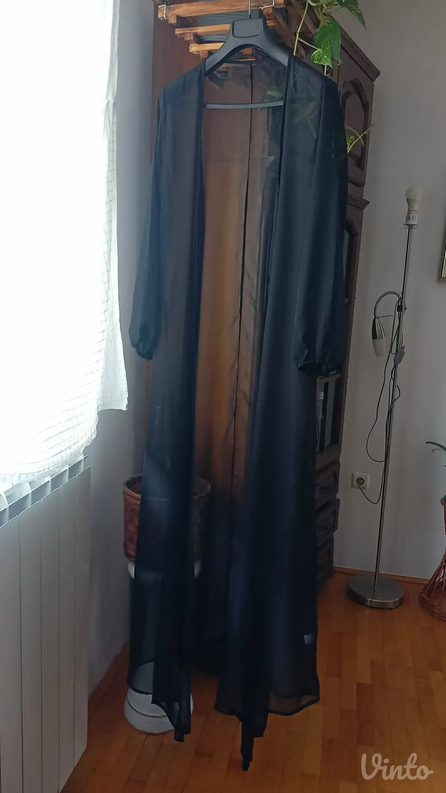 nov,provokativan ogrtač/haljina crne boje M/L