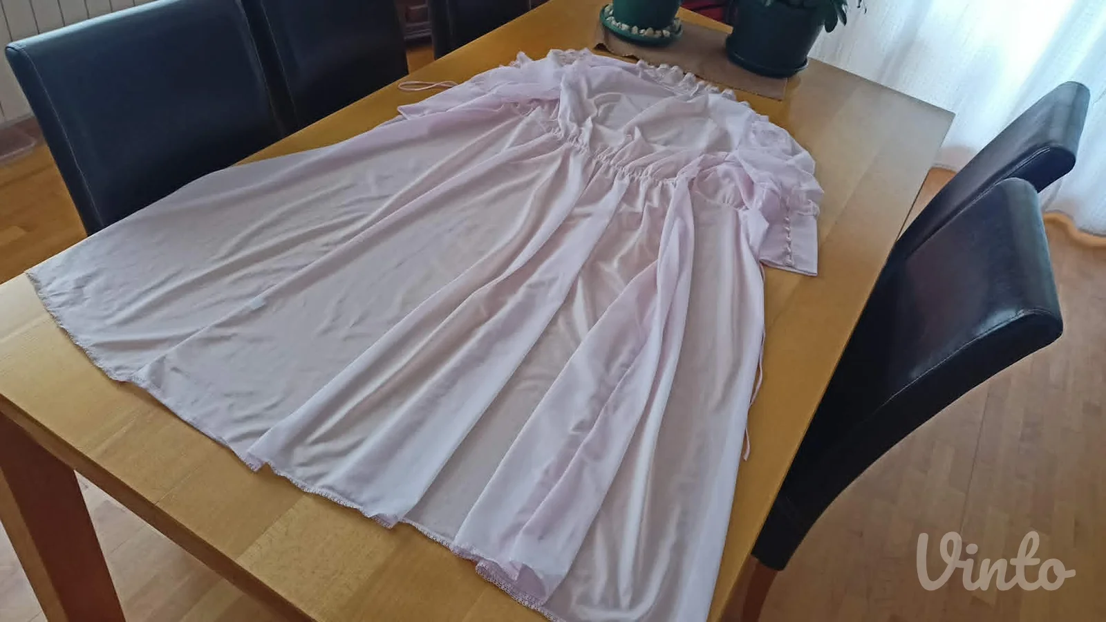 nov prelep veš ogrtač vel.44