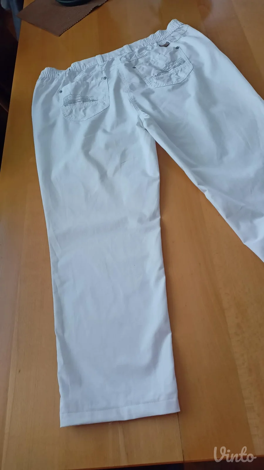 bele boje kao nove farmerice vel.48