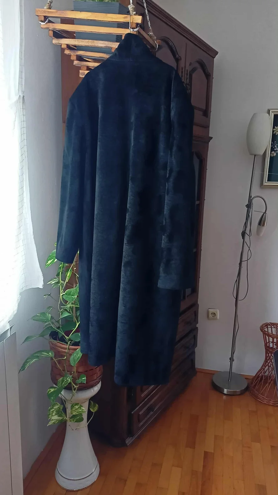 nova duža jakna / bundica 4xl crne boje..moderno..prelepa