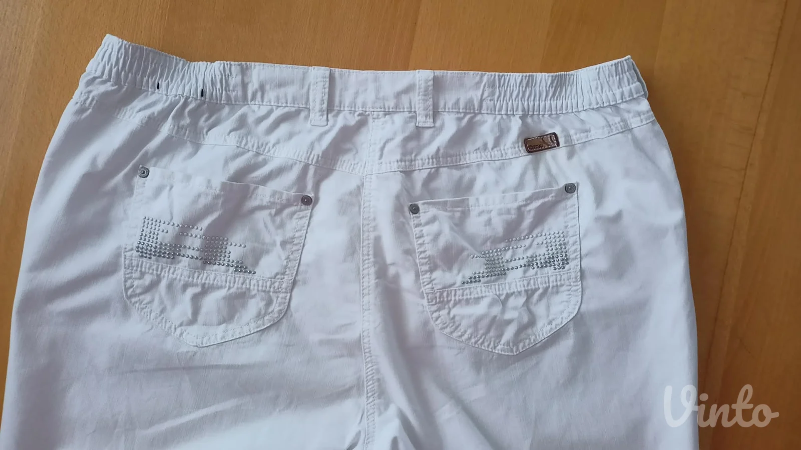 bele boje kao nove farmerice vel.48