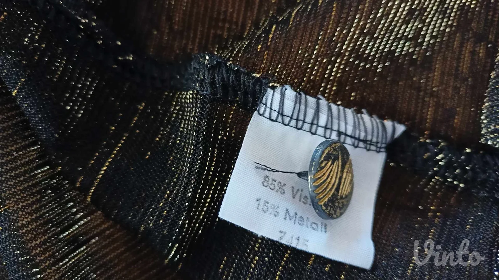 nov kardigan /košulja sa zlatnim štrasom vel.48