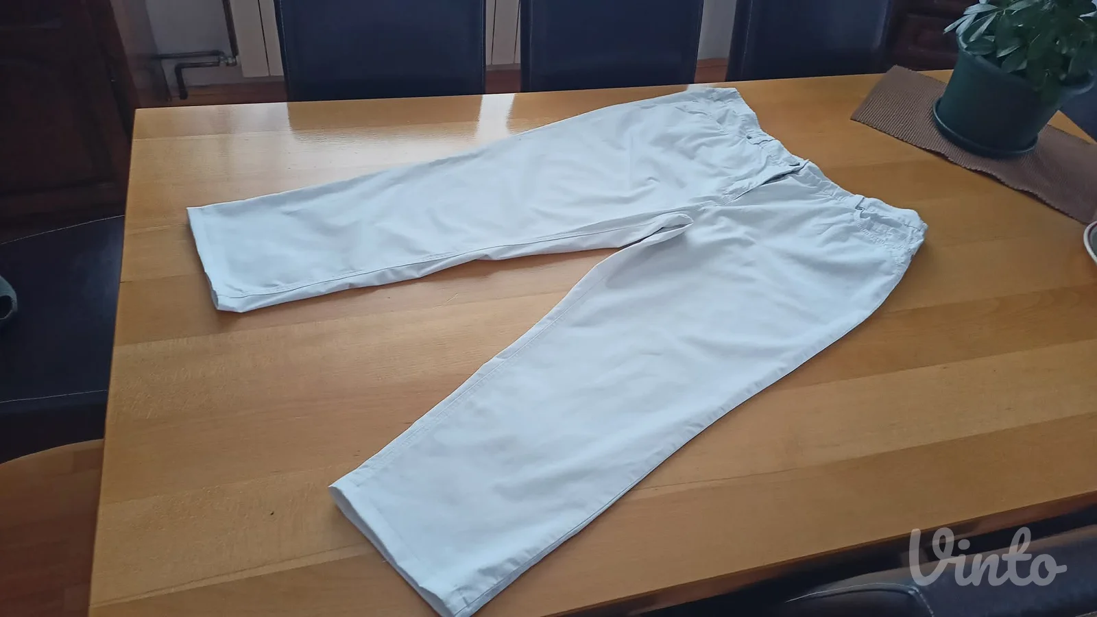 bele boje kao nove farmerice vel.48