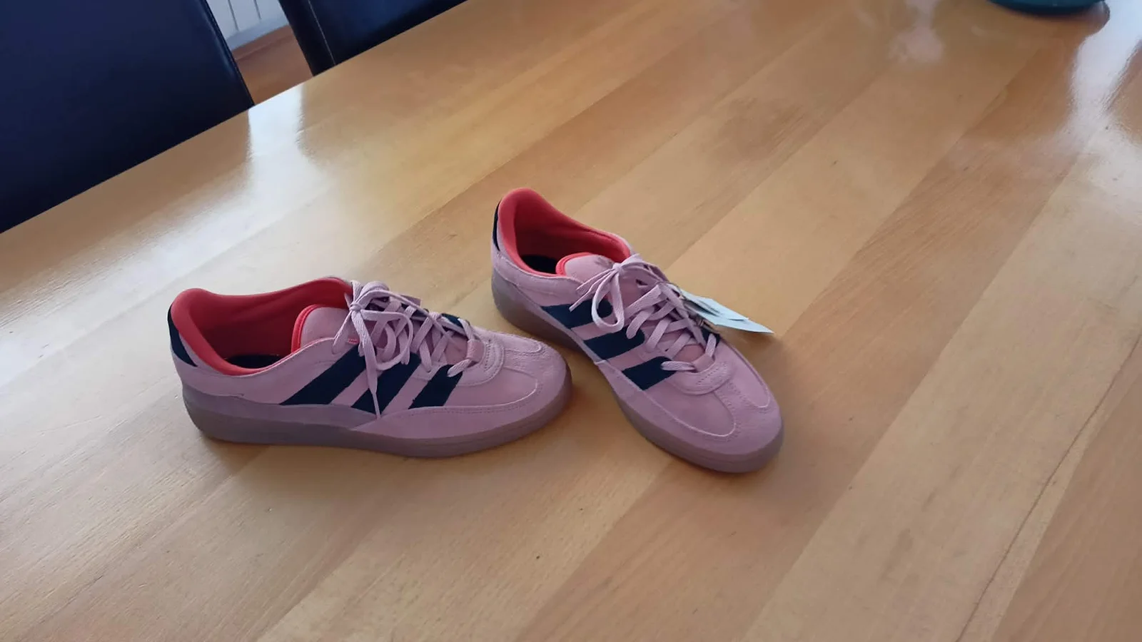 nove original sa etiketom Adidas patike br.41+1/3 HANDBALL SPEZIAL ST W