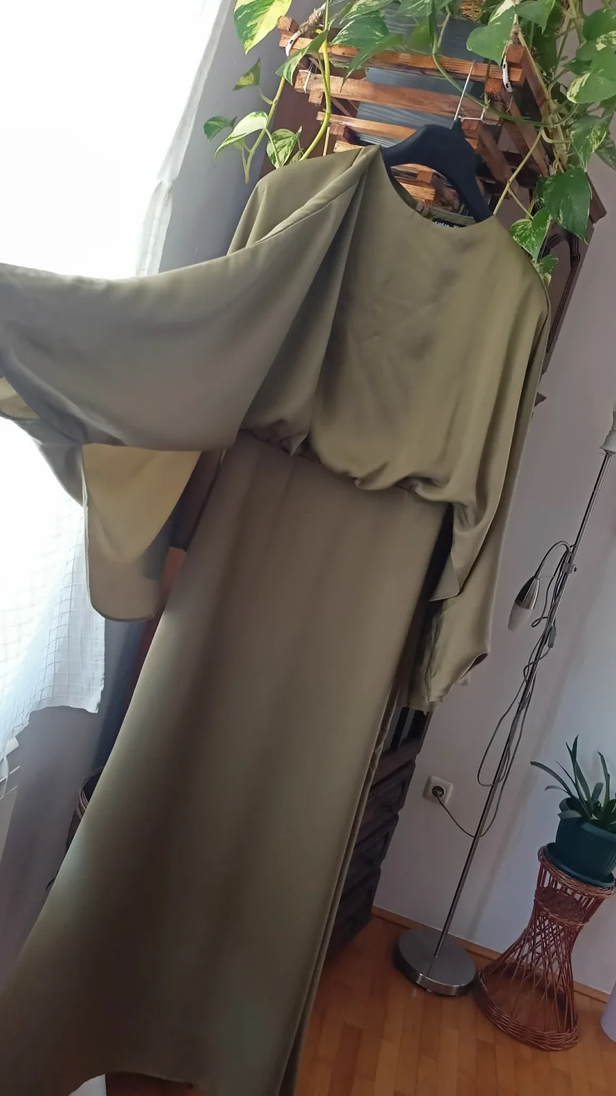nova duga savršena haljina sa preklop puf rukavima vel.36/38