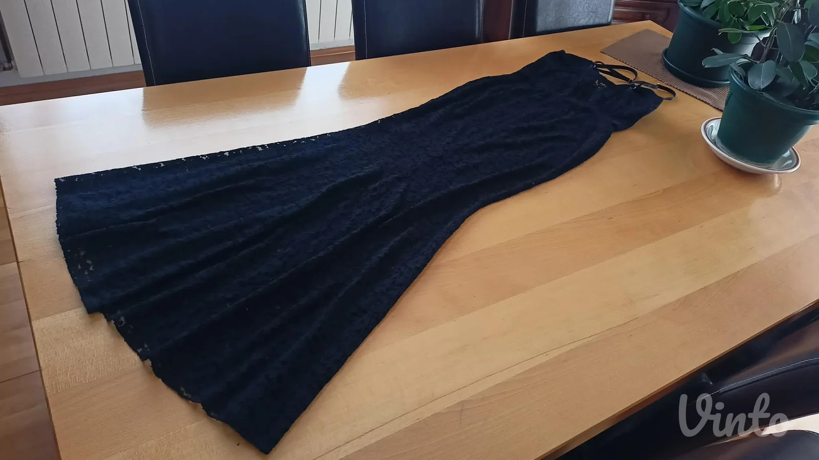 duga čipka haljina crne boje vel.S..tkz sirena model