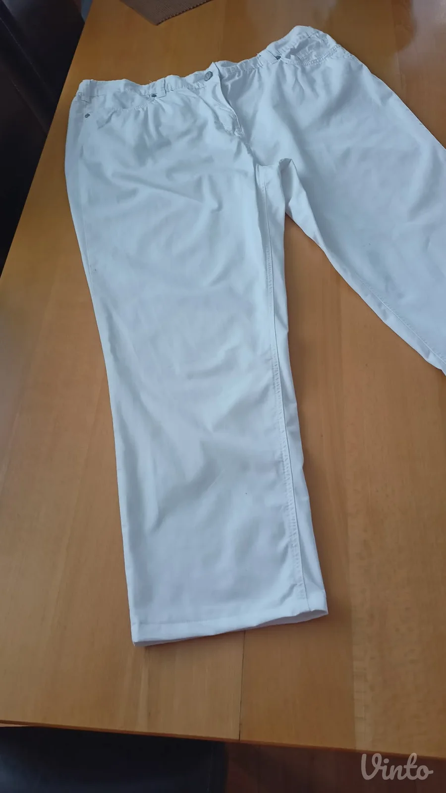 bele boje kao nove farmerice vel.48