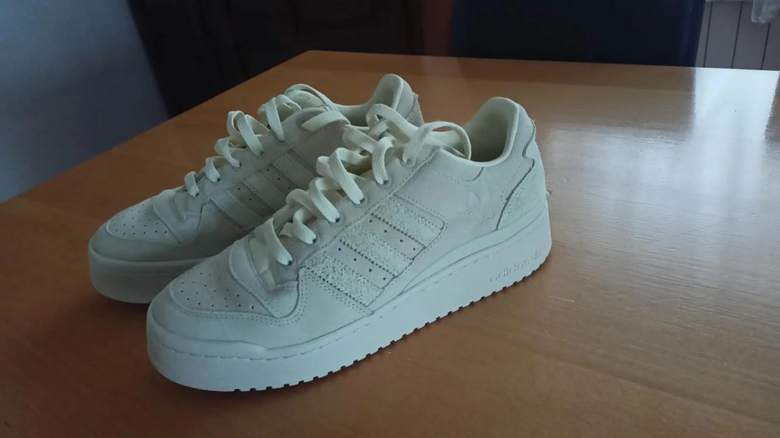 nove original Adidas patike br.42 Bold Stripes W