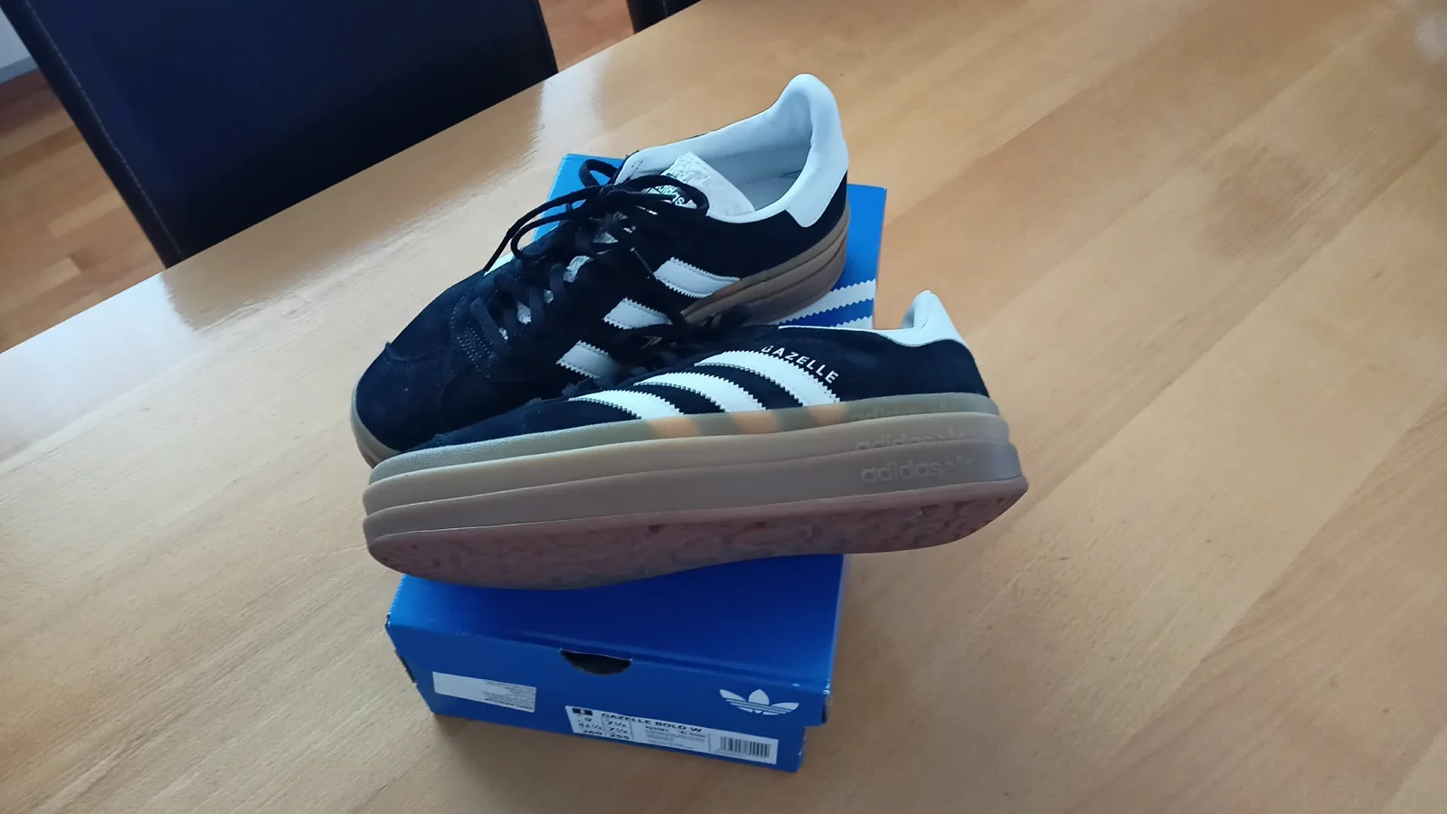 nove original Adidas patike br.41 GAZELLE BOLD W sa trostrukim đonom